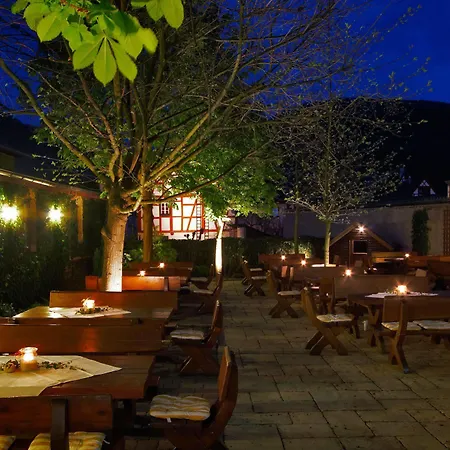 Alter Posthof 3*
