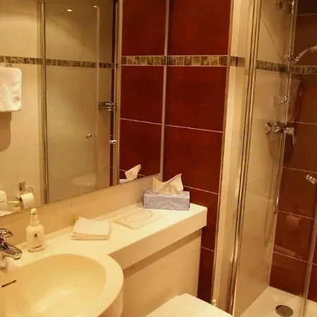Alter Posthof 3*